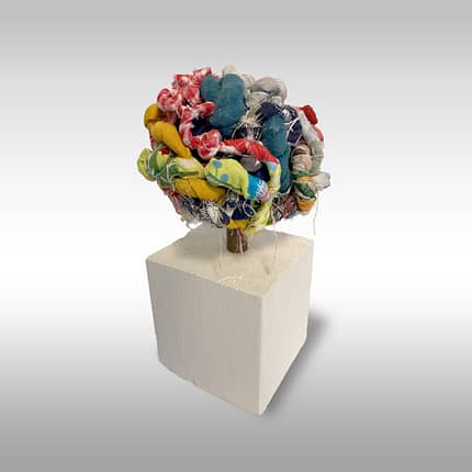kunst-kopen-almere-flevoland-expositie-ruimtelijke-kunst-kunstobject-upcycle-recycle-textiel-stof-tot-nadenken-irma-van-zijl